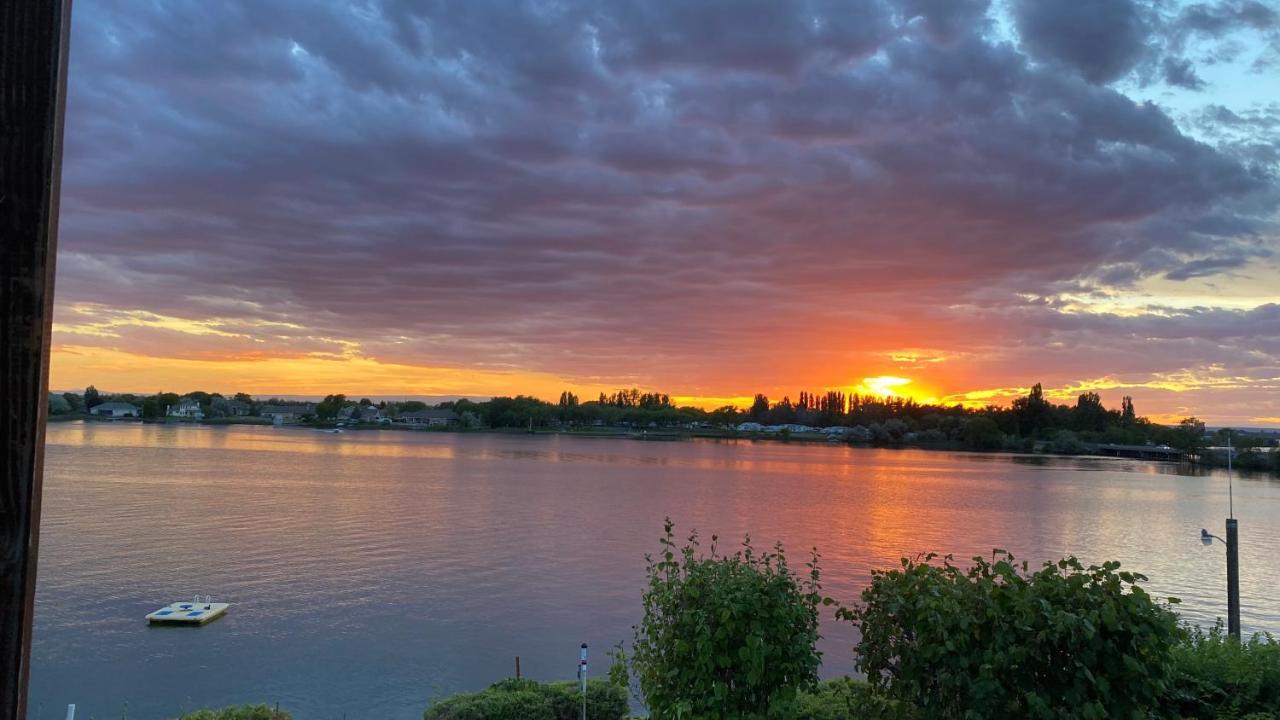 Lakeshore Inn Water Front Moses Lake Buitenkant foto