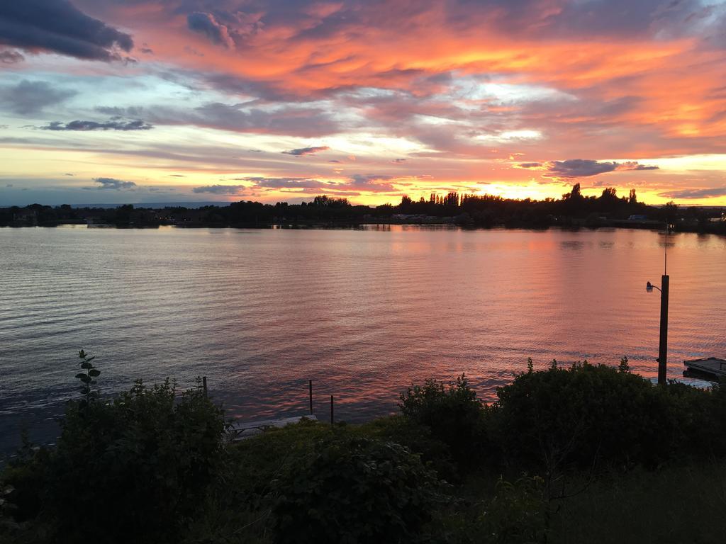 Lakeshore Inn Water Front Moses Lake Buitenkant foto